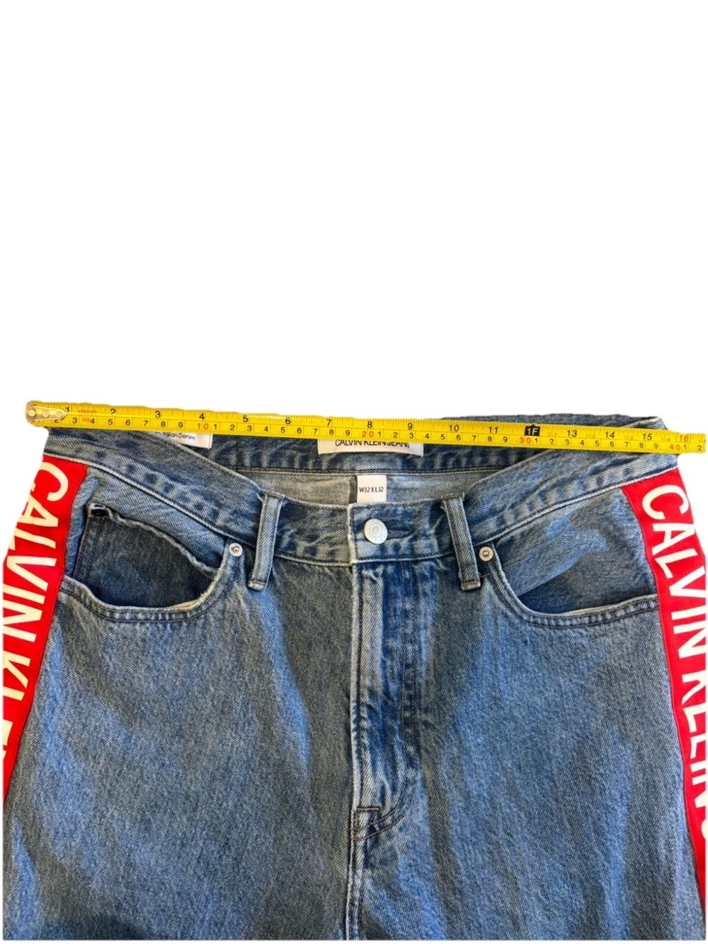 Women’s Vintage RARE Y2K Calvin Klein Denim with Red Tape Logo. Size 32x32. - Picture 3 of 10